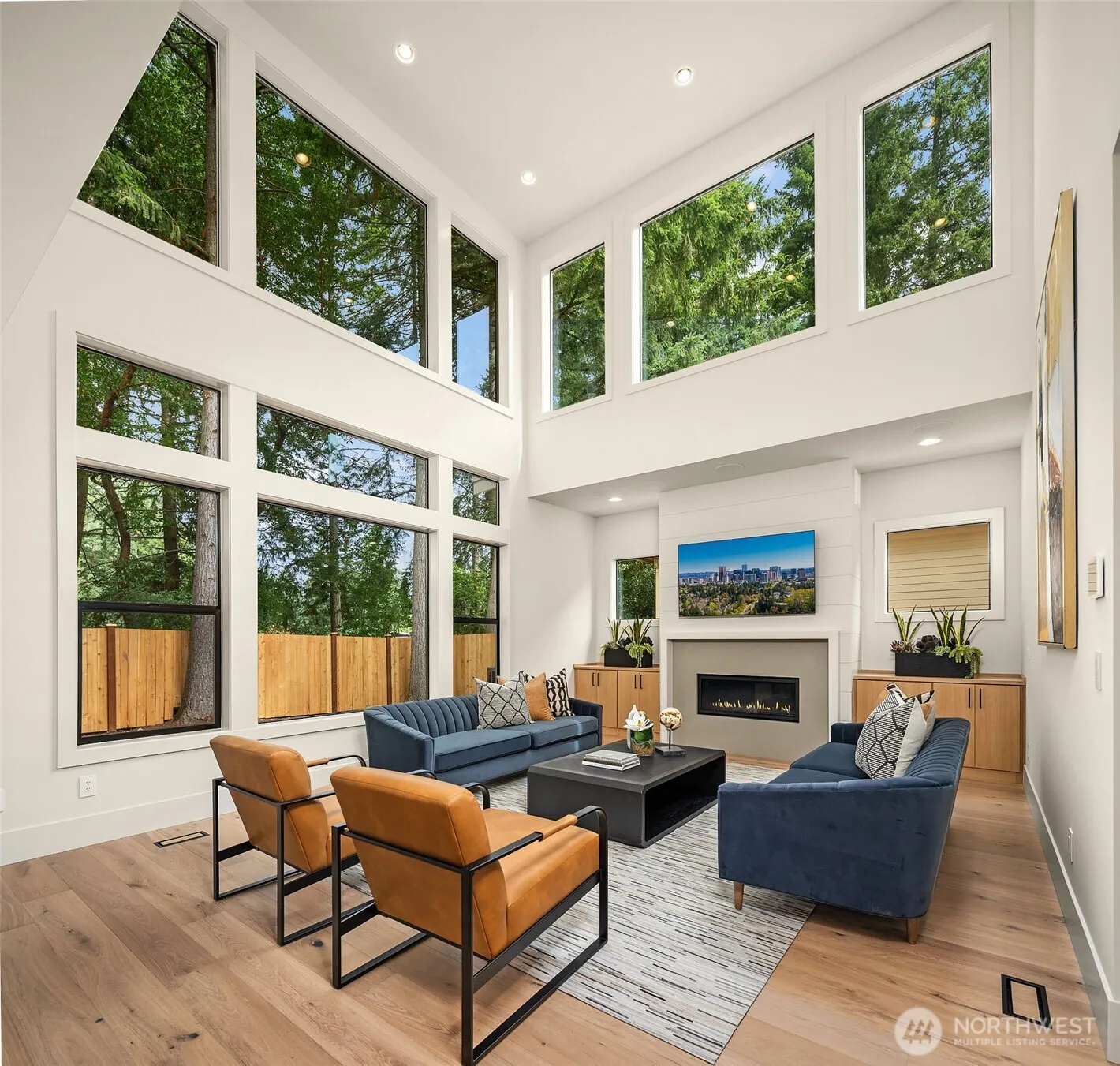 Property photo for 16648 Ne 12th Street, Bellevue photo 2