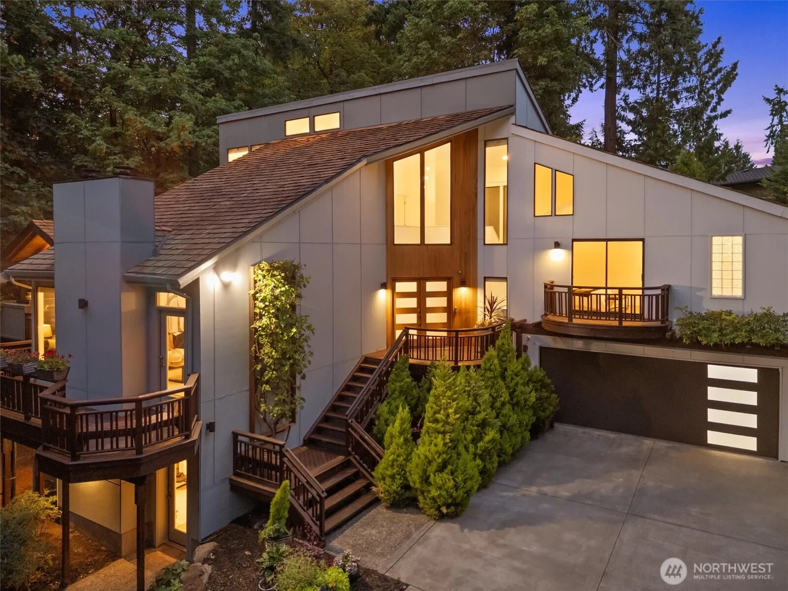 Property photo for 10058 Se 16th Street, Bellevue photo 3