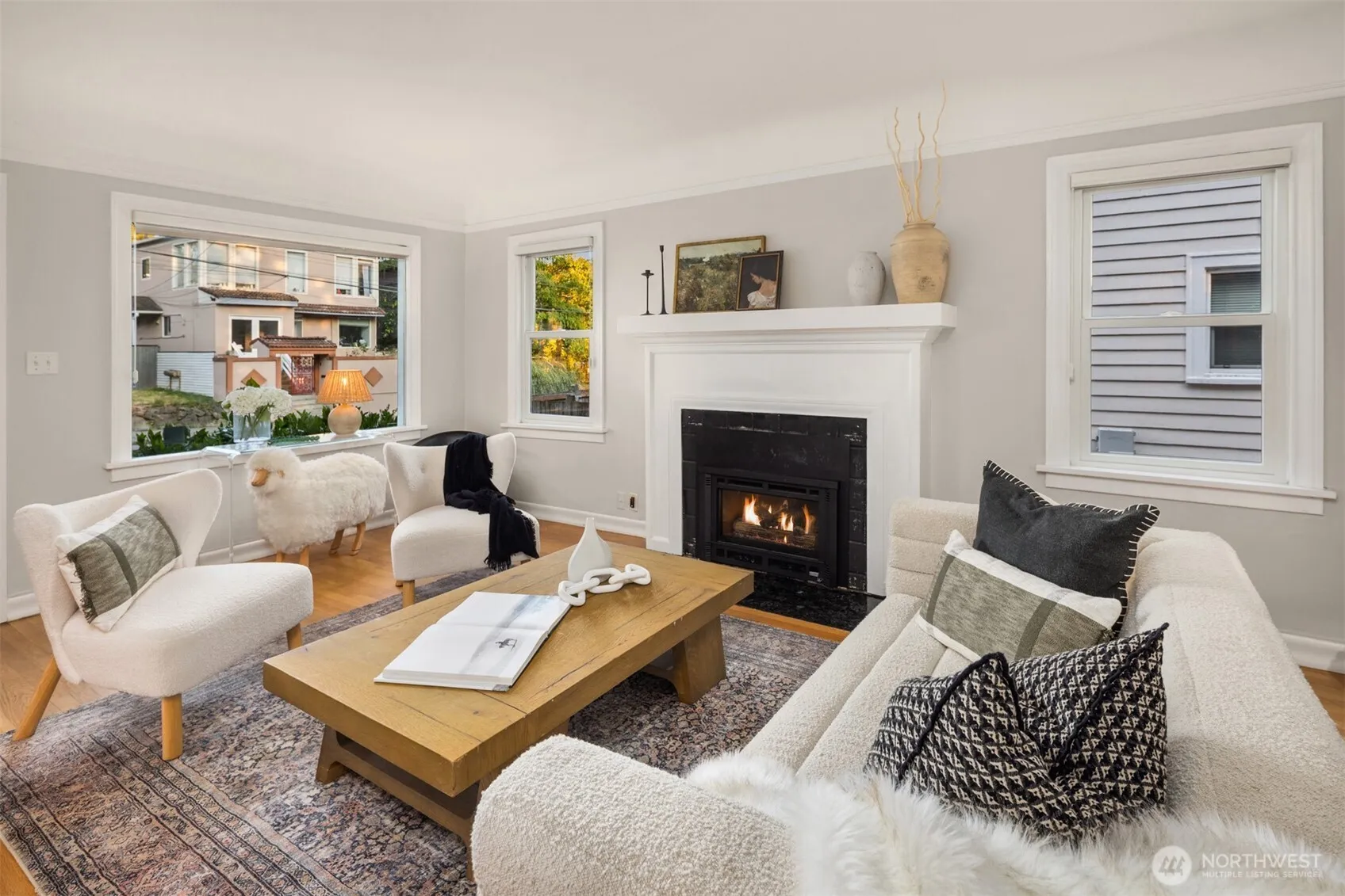 Property photo for 6245 25th Avenue Ne, Seattle photo 3