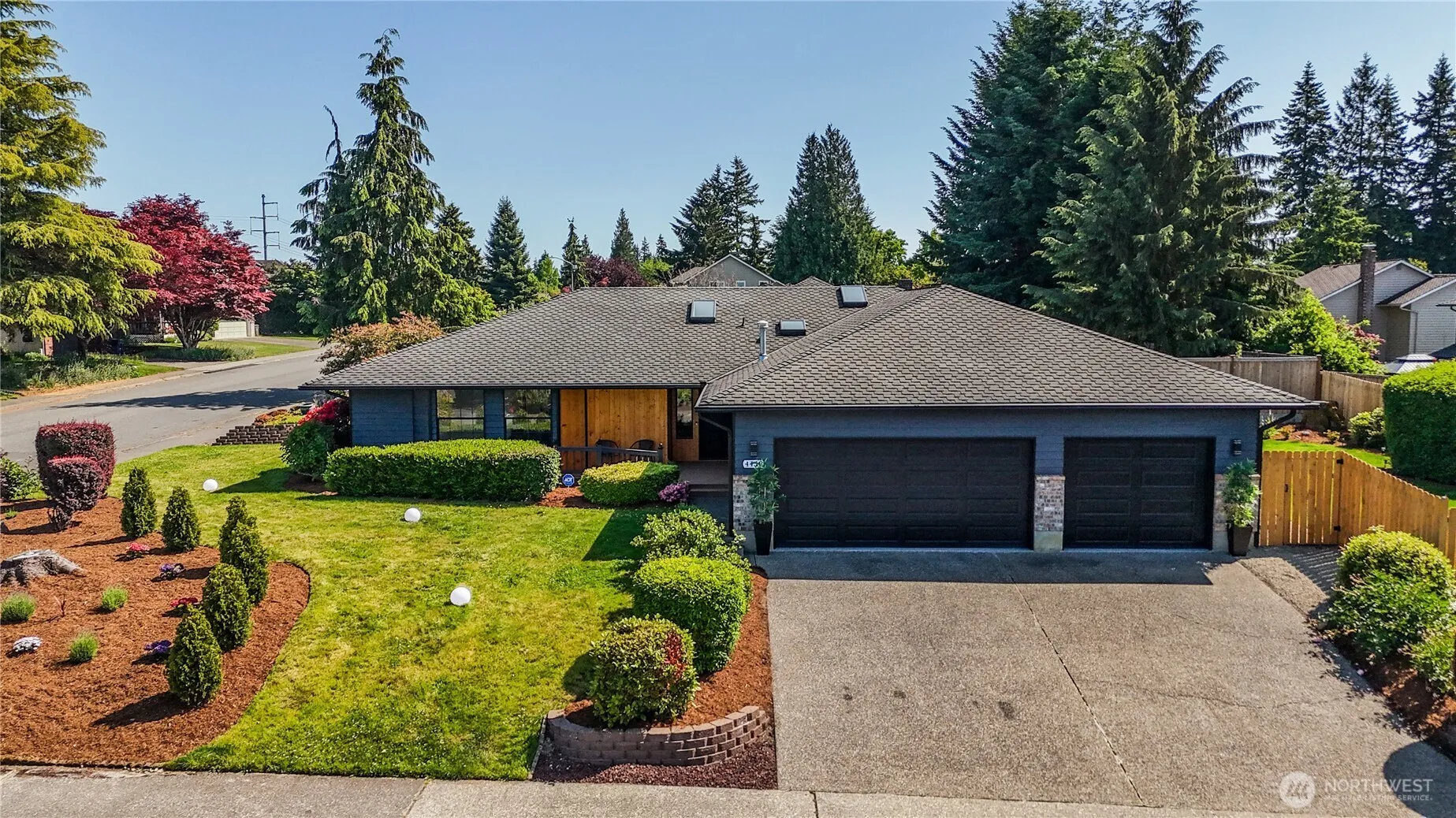 Property photo for 4430 122nd Pl Se, Everett photo 2