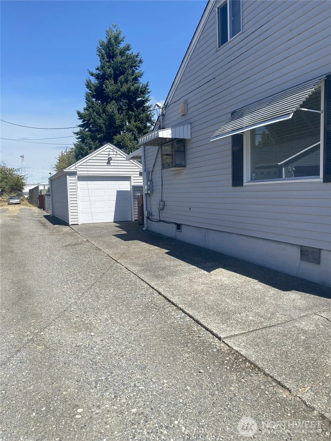 Property photo for 2305 S 25th St, Tacoma photo 3