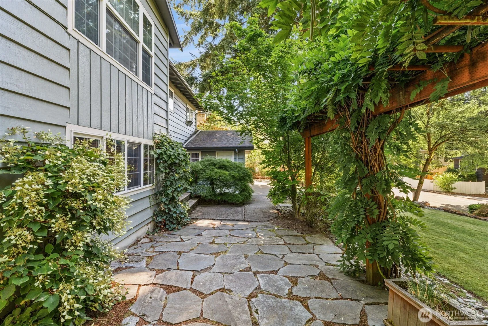 Property photo for 11236 115th Place Ne, Kirkland photo 2