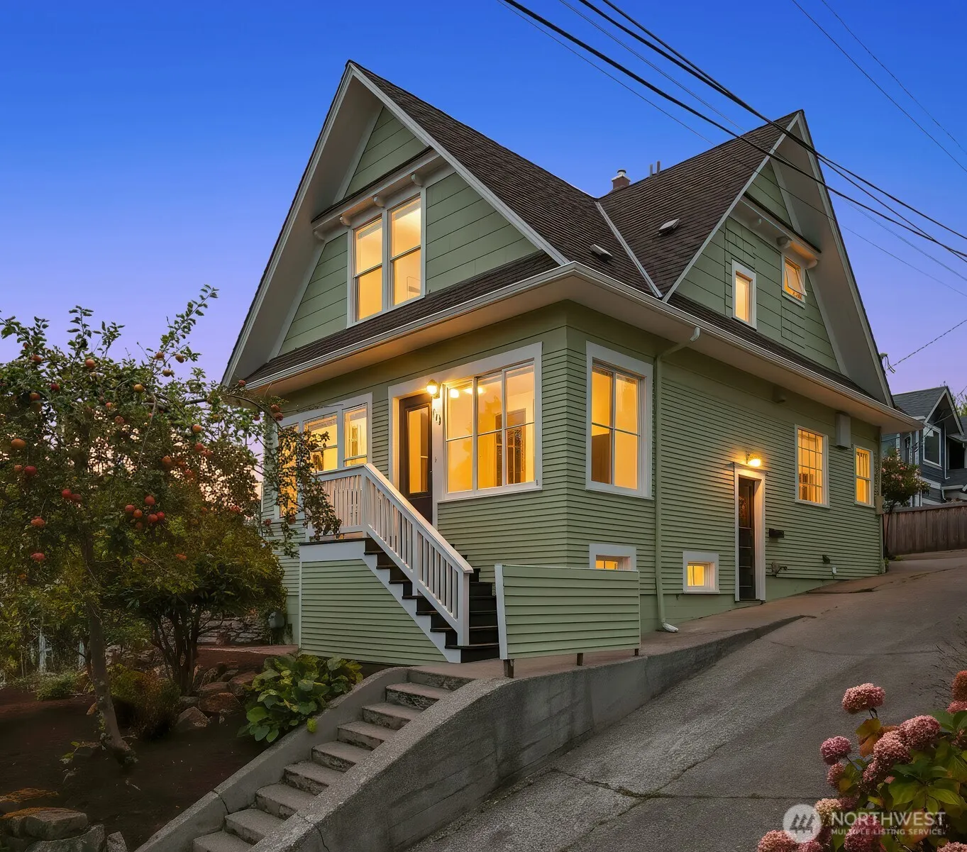 Property photo for 311 W Smith Street, Seattle photo 2
