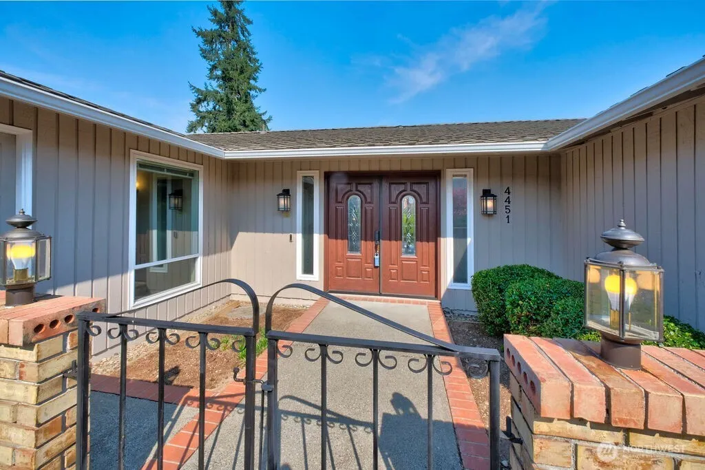 Property photo for 4451 141st Avenue Se, Bellevue photo 3