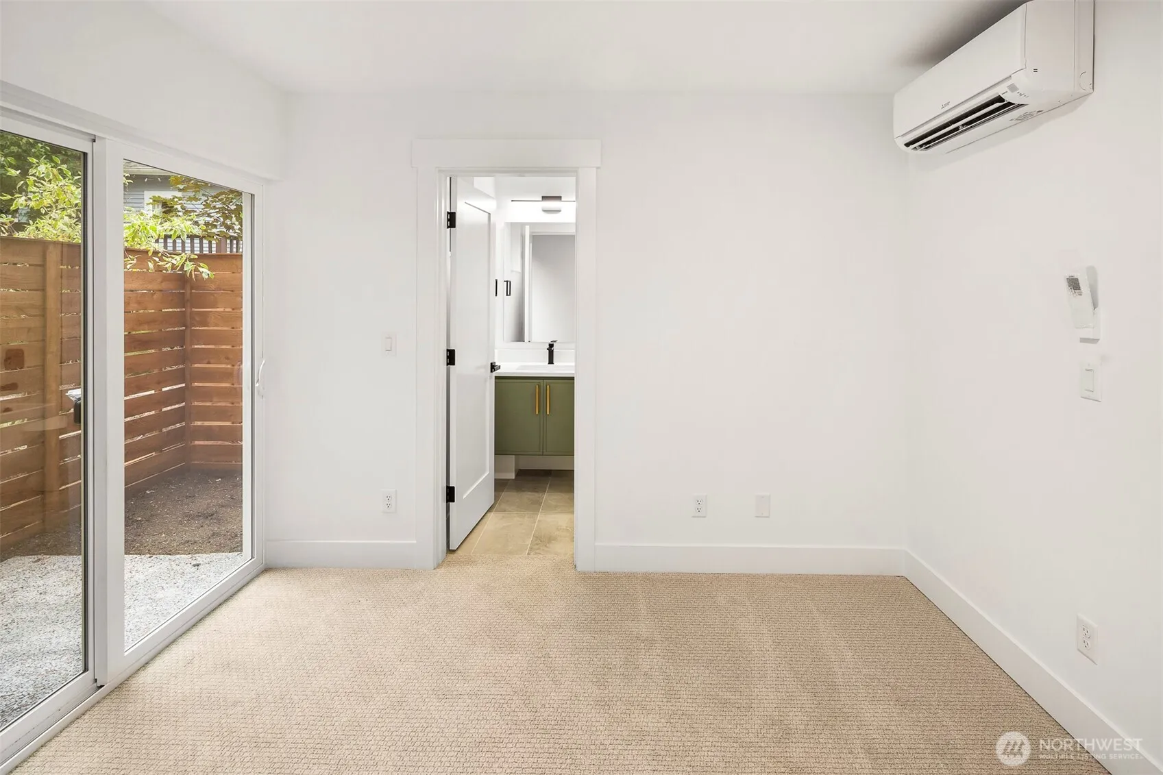 Property photo for 725 18th Avenue #a, Seattle photo 4