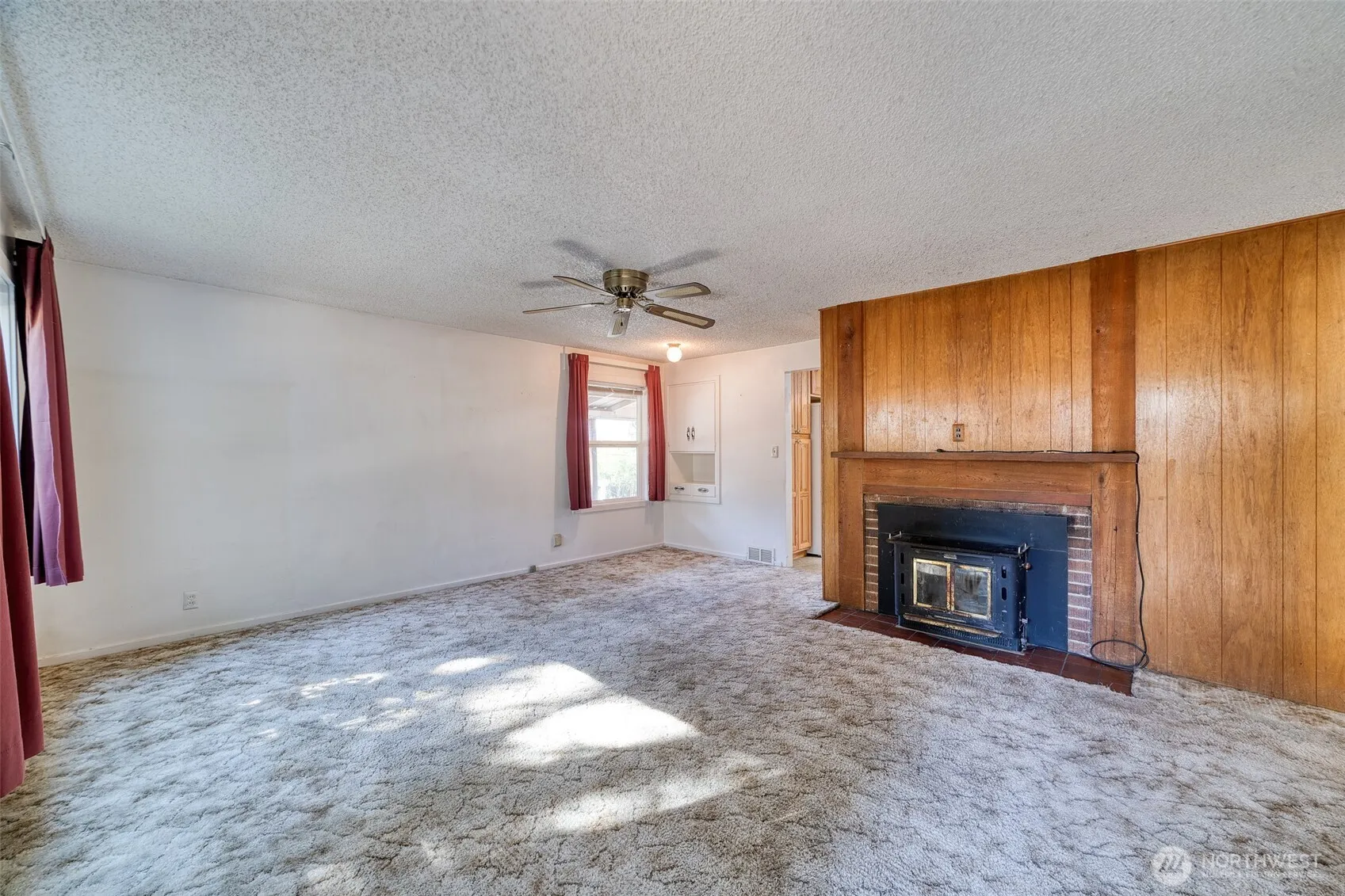 Property photo for 10471 Sw 6th Avenue Sw, Seattle photo 4