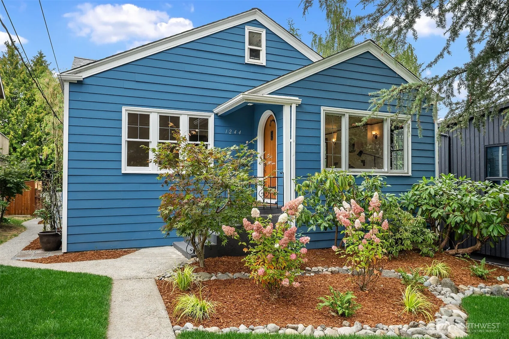 Property photo for 1244 Ne 96th Street, Seattle photo 2