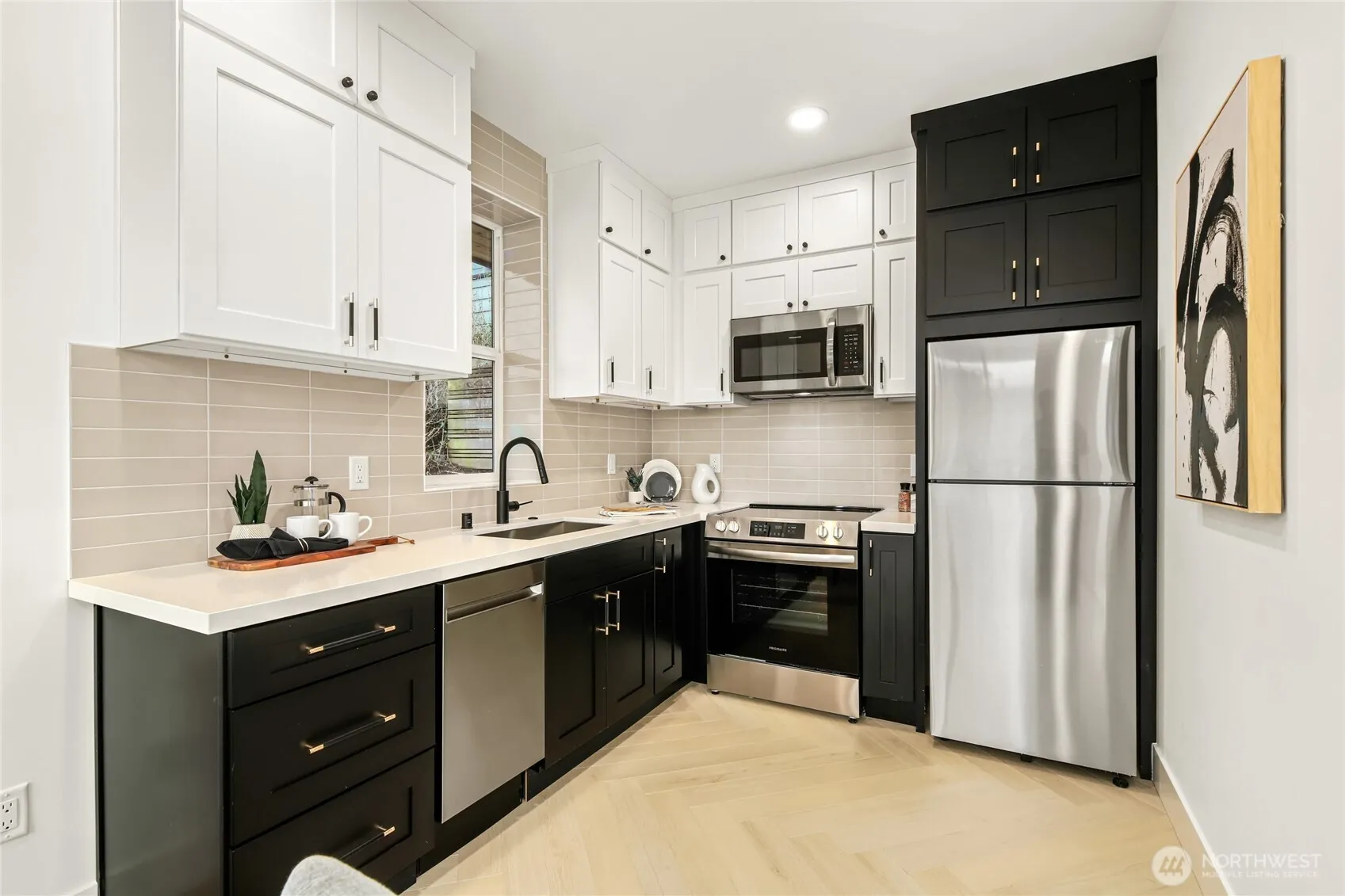 Property photo for 3448 37th Avenue Sw, Seattle photo 4