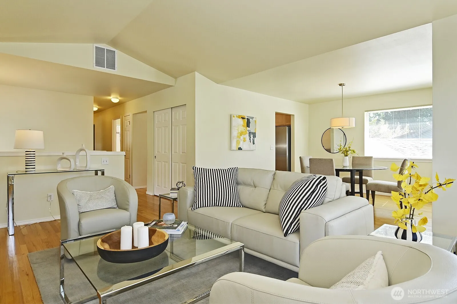 Property photo for 3056 Ne Blakeley Street, Seattle photo 5