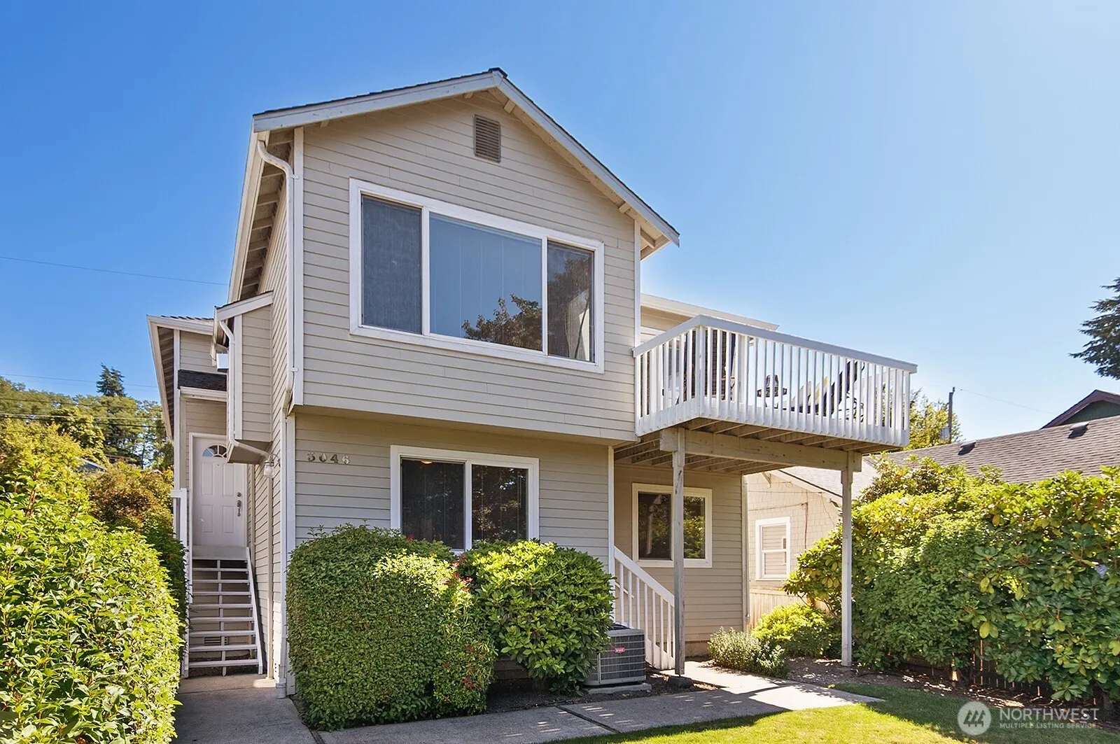 Property photo for 3056 Ne Blakeley Street, Seattle photo 2