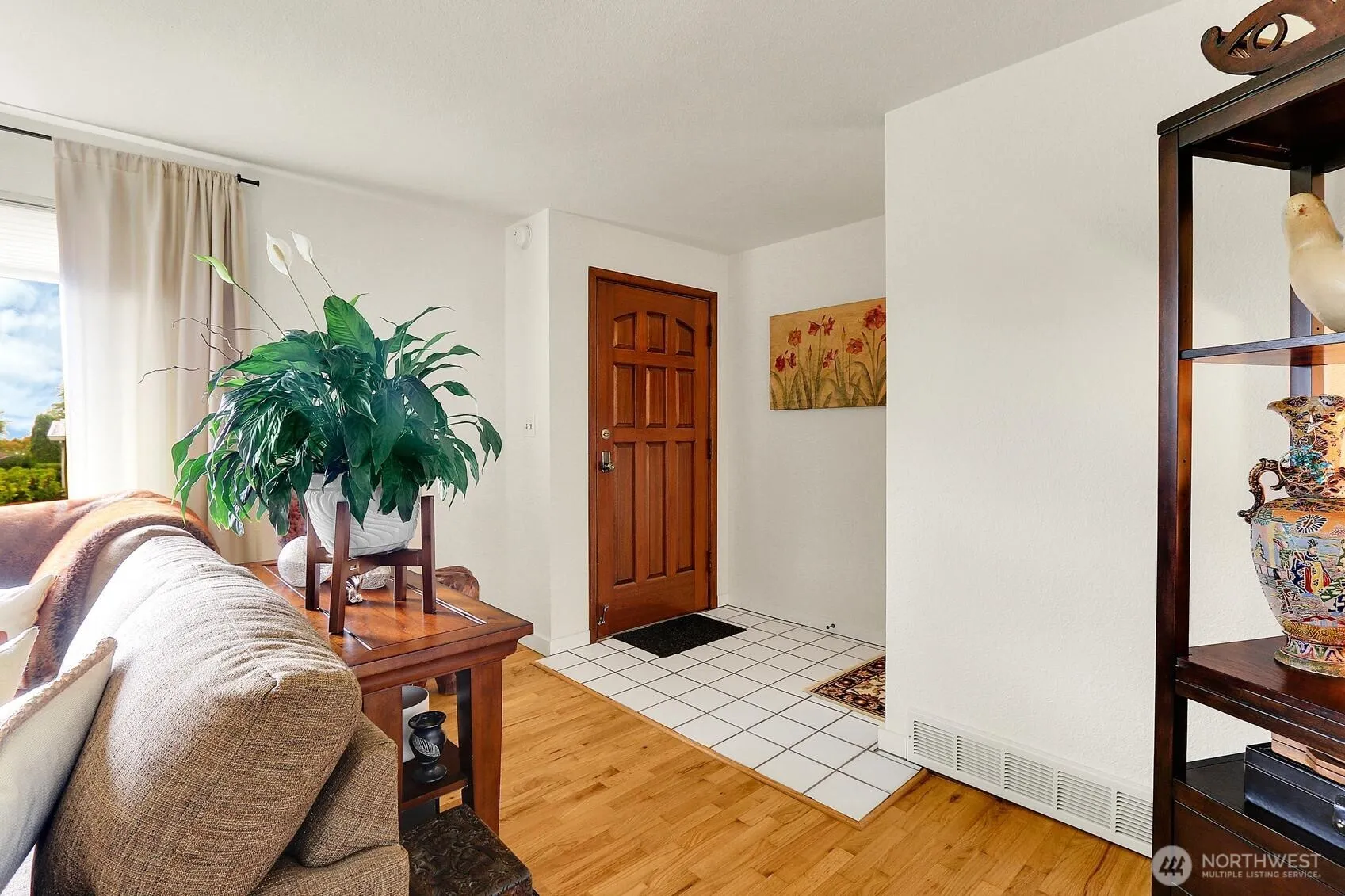 Property photo for 4012 Sw 107th Street, Seattle photo 2