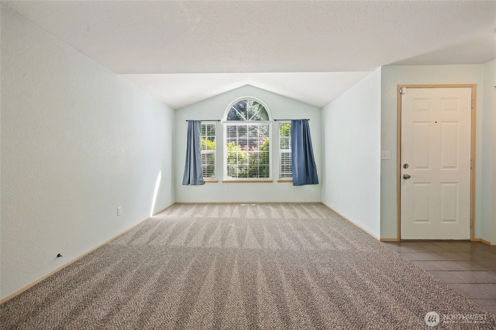 Property photo for 1618 Mapleridge Drive Ne, Olympia photo 3