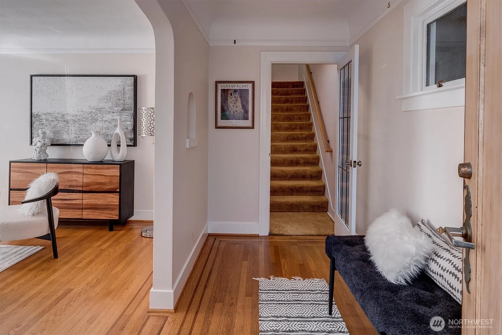Property photo for 1111 4th Avenue N, Seattle photo 2