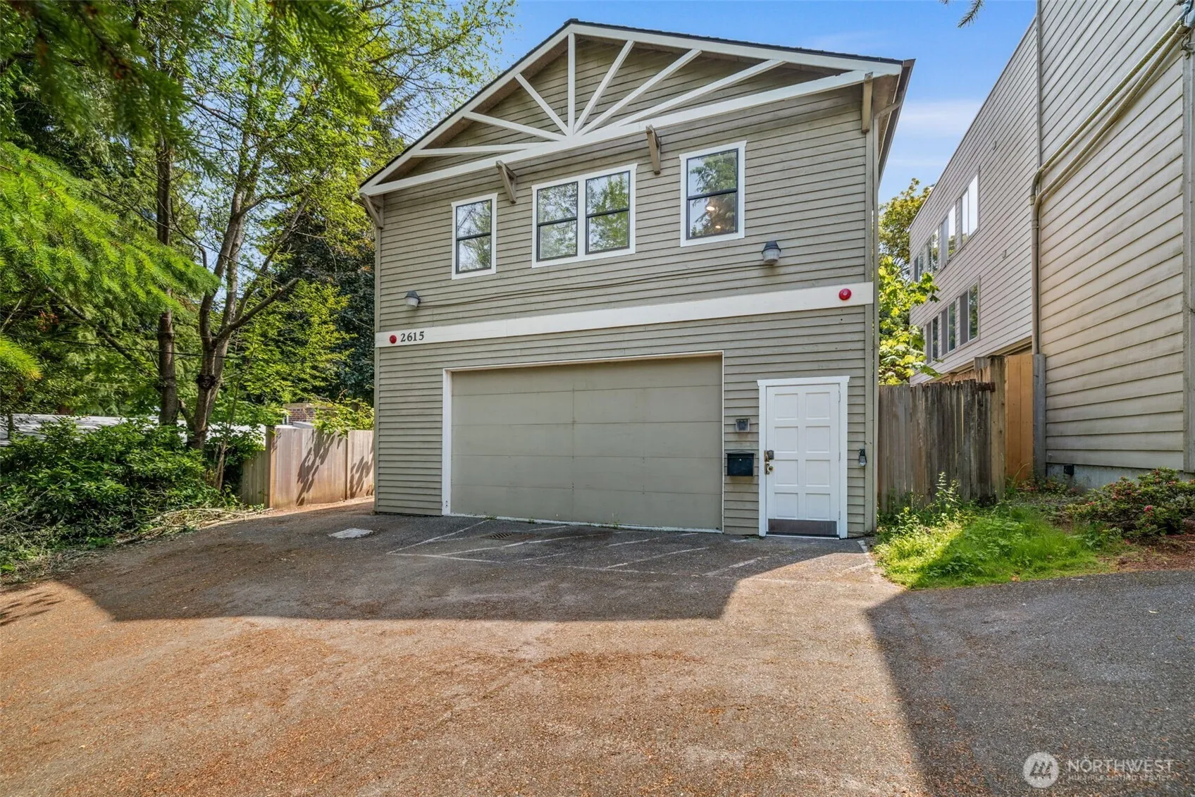 Property photo for 2615 Ne 113th Street, Seattle photo 4