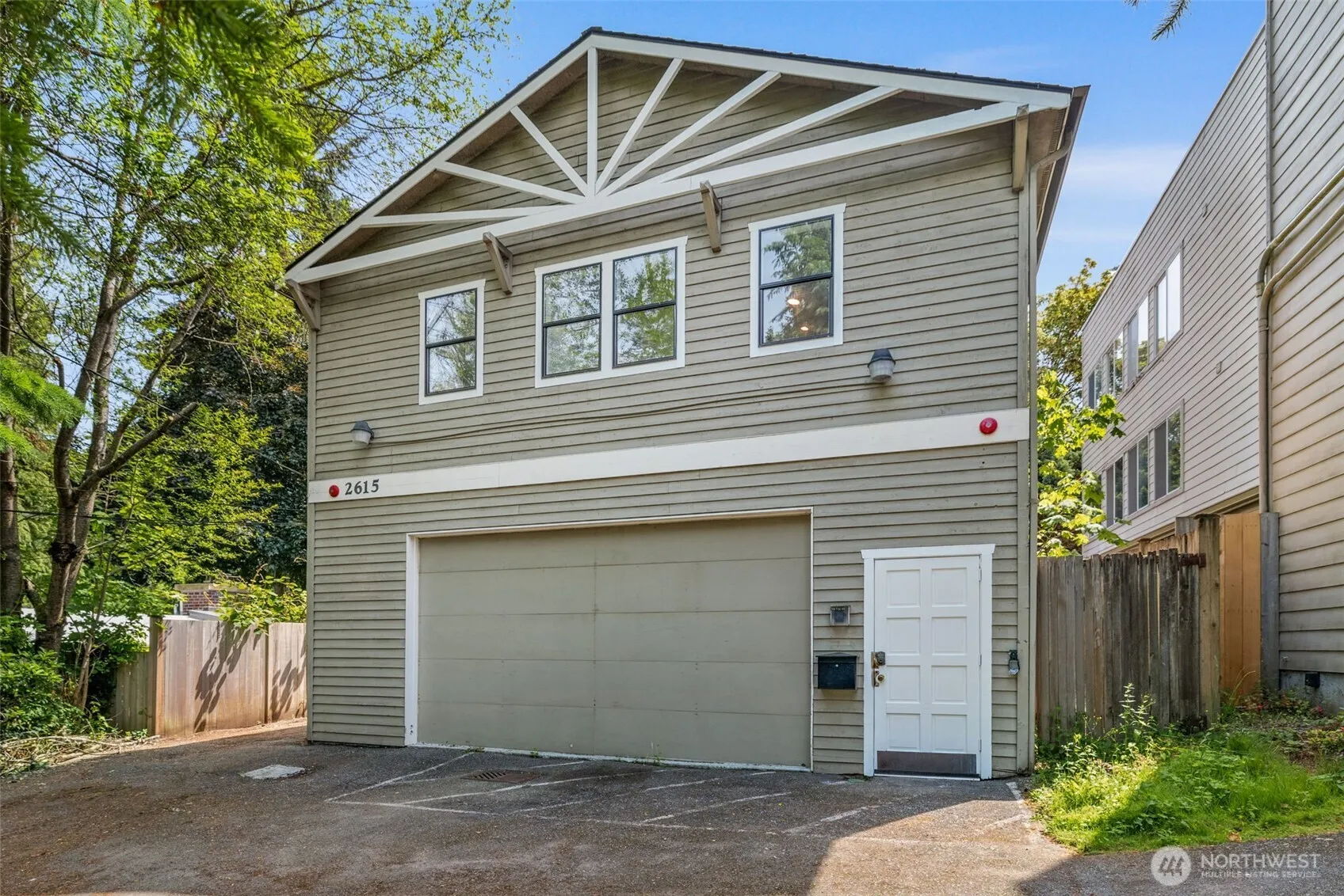 Property photo for 2615 Ne 113th Street, Seattle photo 3
