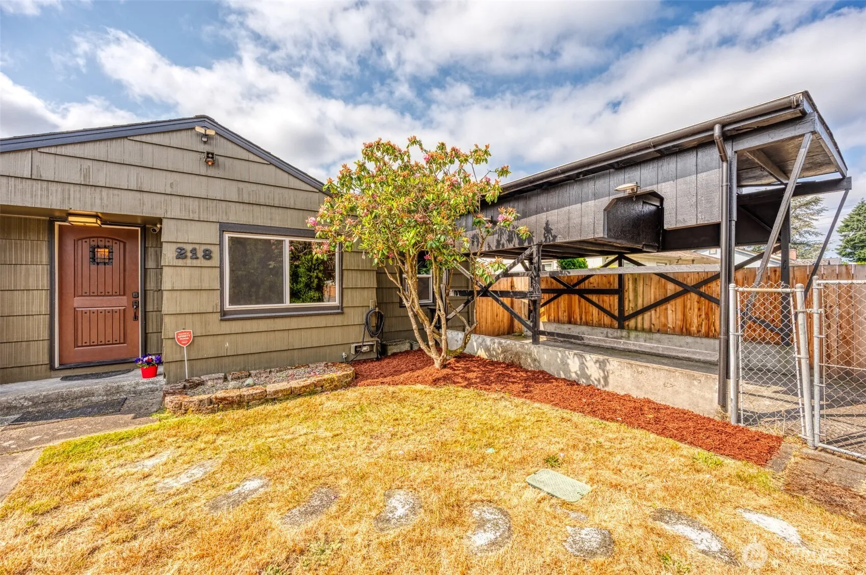 Property photo for 218 125th Street S, Tacoma photo 3