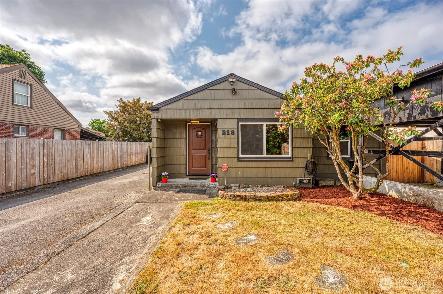 Property photo for 218 125th Street S, Tacoma photo 2