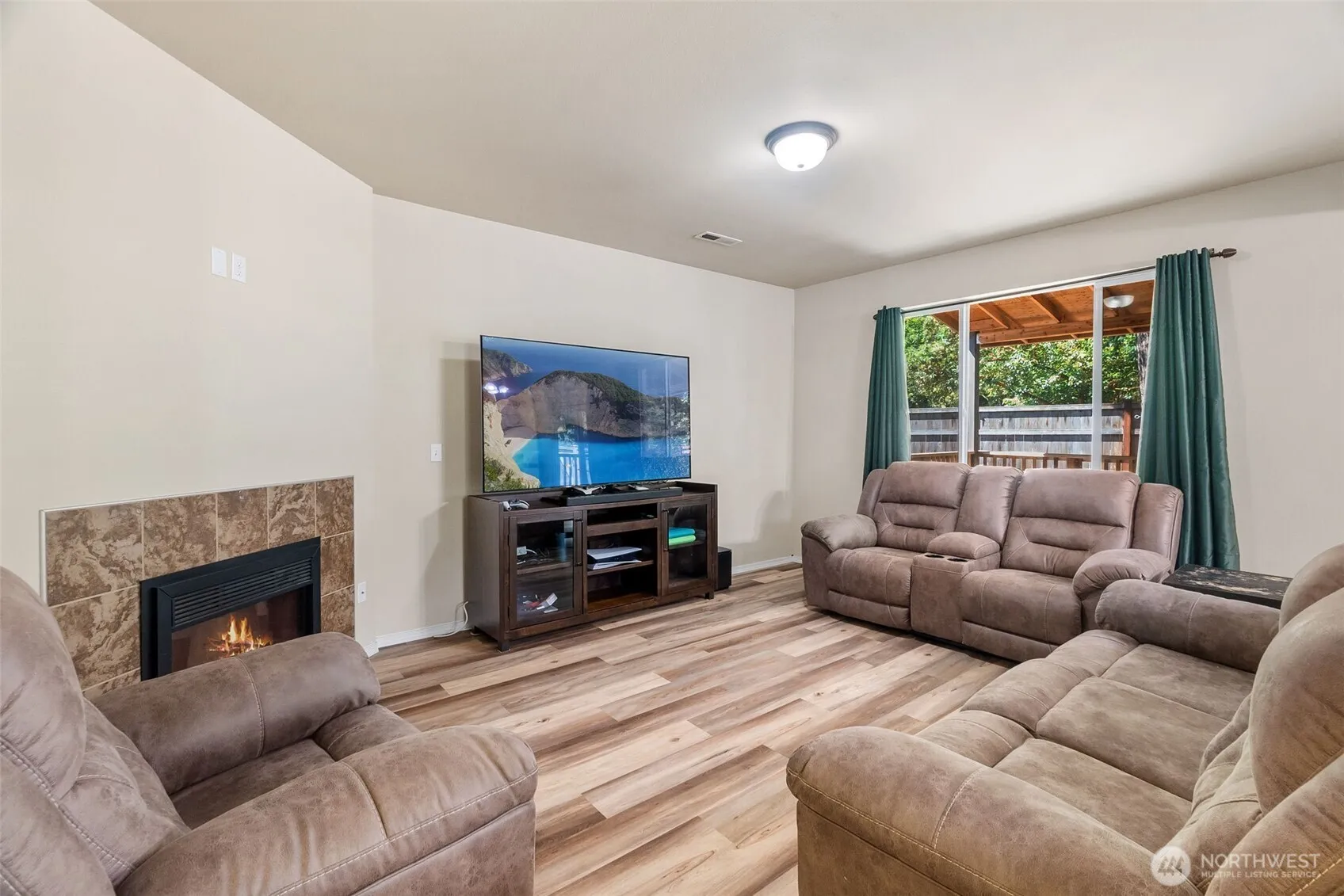 Property photo for 1827 100th Street Court S, Tacoma photo 5