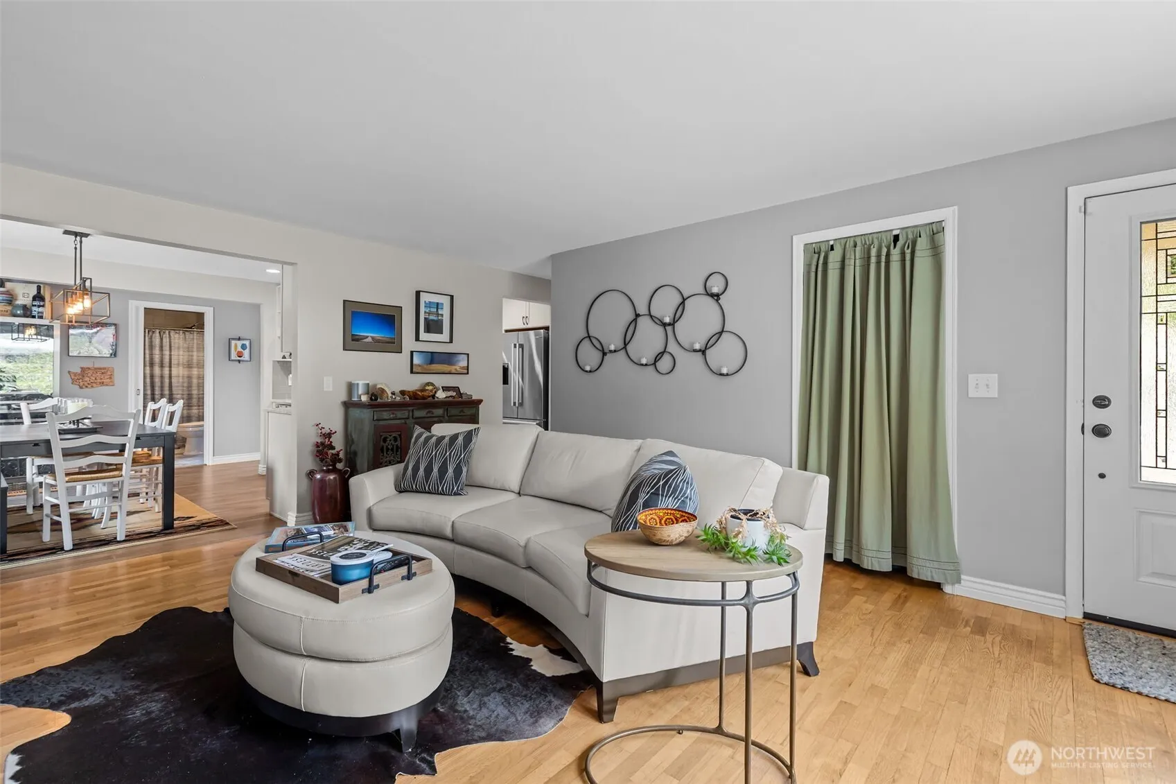 Property photo for 11462 35th Avenue Sw, Seattle photo 2