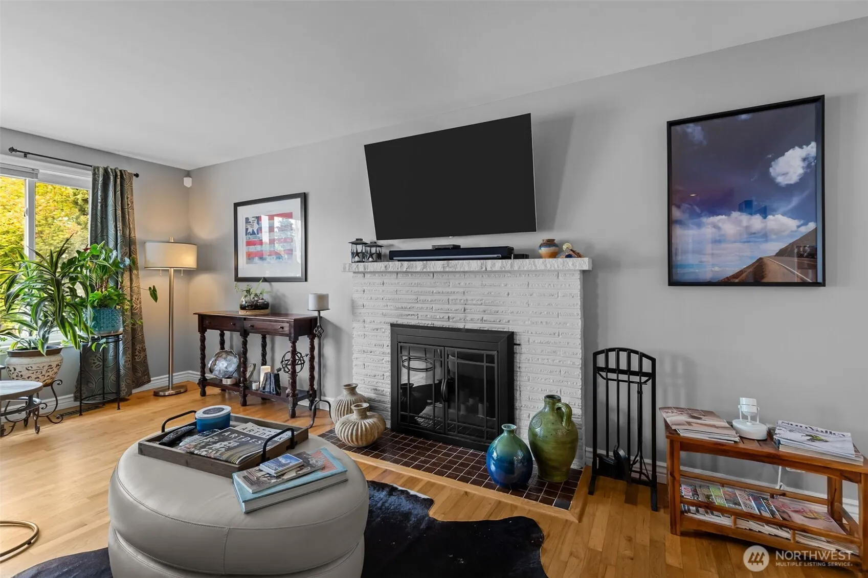Property photo for 11462 35th Avenue Sw, Seattle photo 3