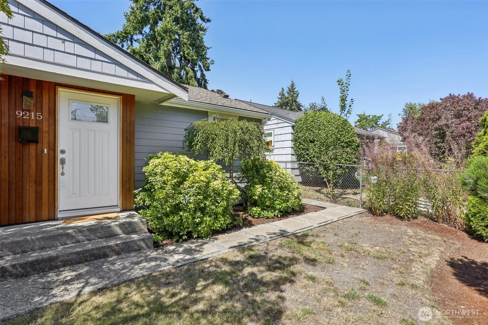 Property photo for 9215 30th Ave Sw, Seattle photo 4