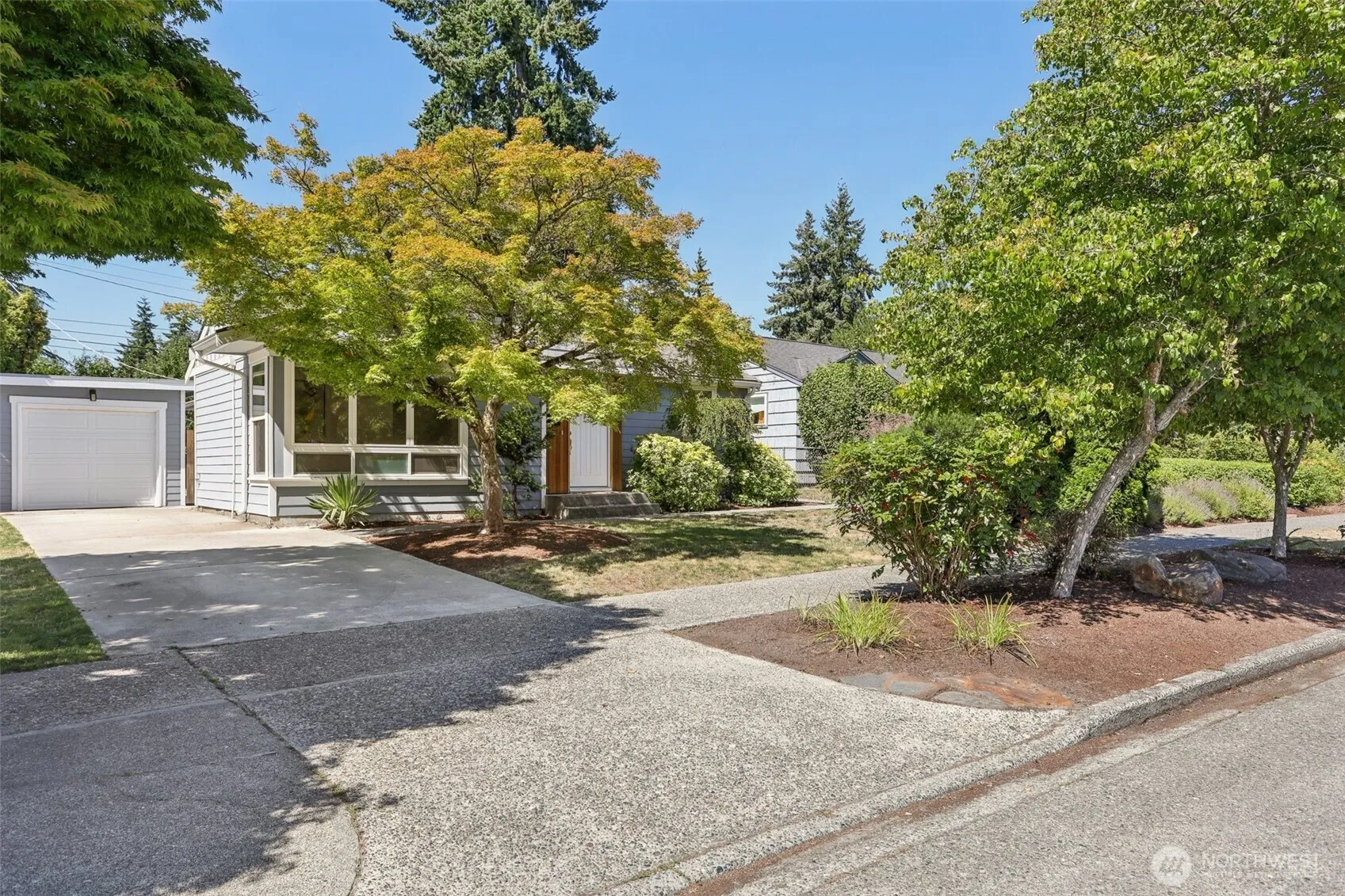 Property photo for 9215 30th Ave Sw, Seattle photo 2
