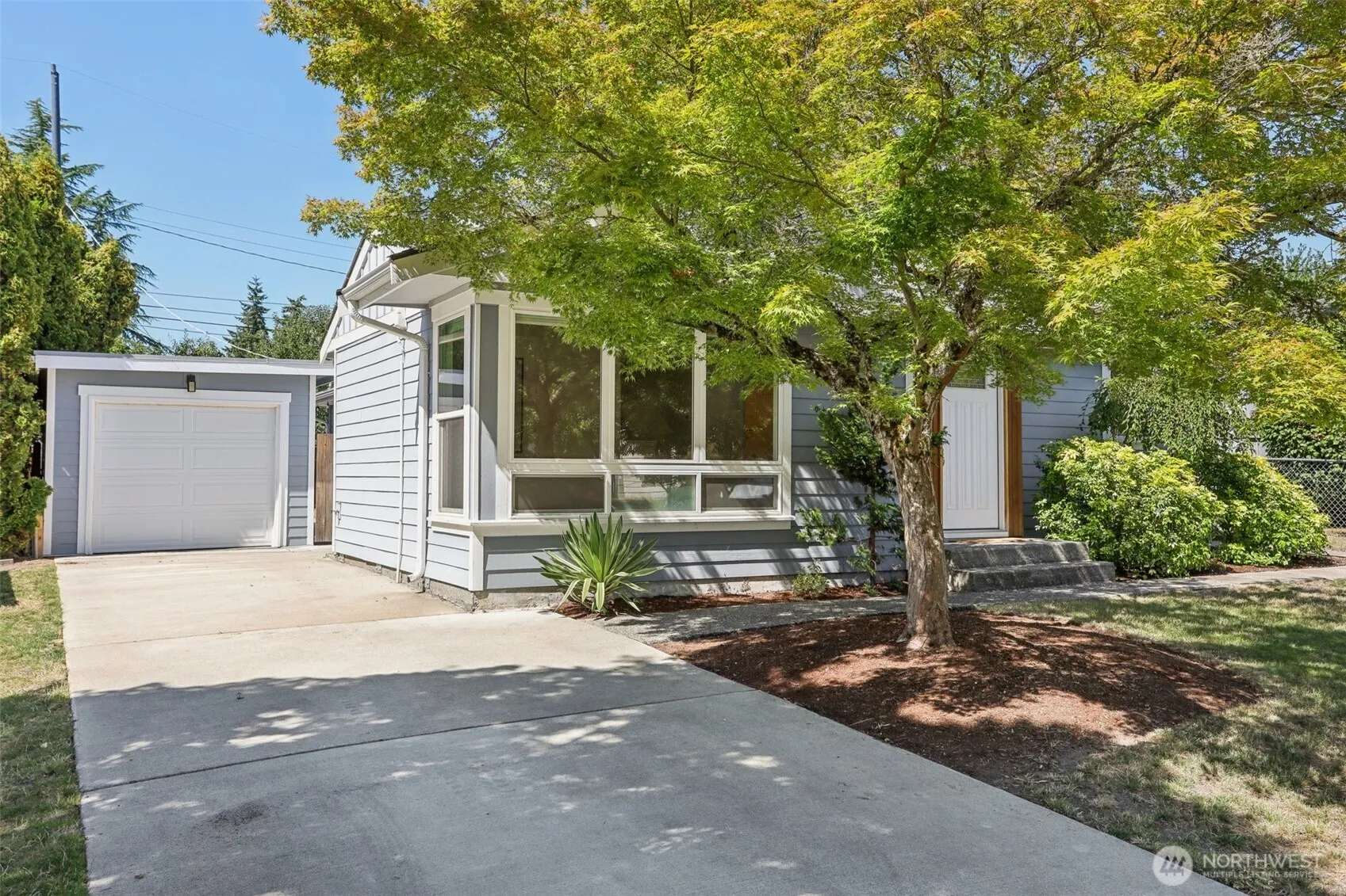 Property photo for 9215 30th Ave Sw, Seattle photo 3
