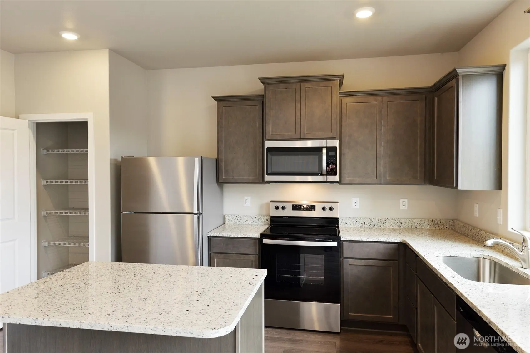 Property photo for 2408 158th Street Ct E, Tacoma photo 4