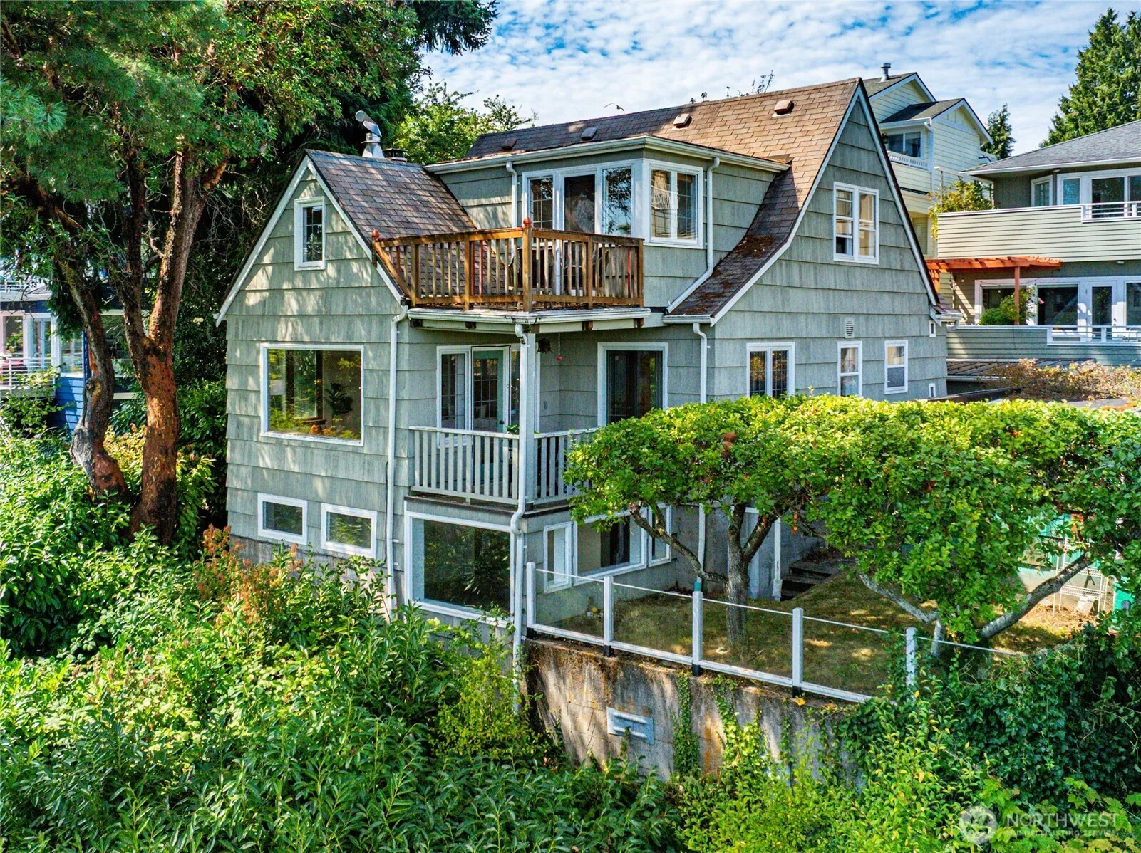 Property photo for 2309 Arch Avenue Sw, Seattle photo 2