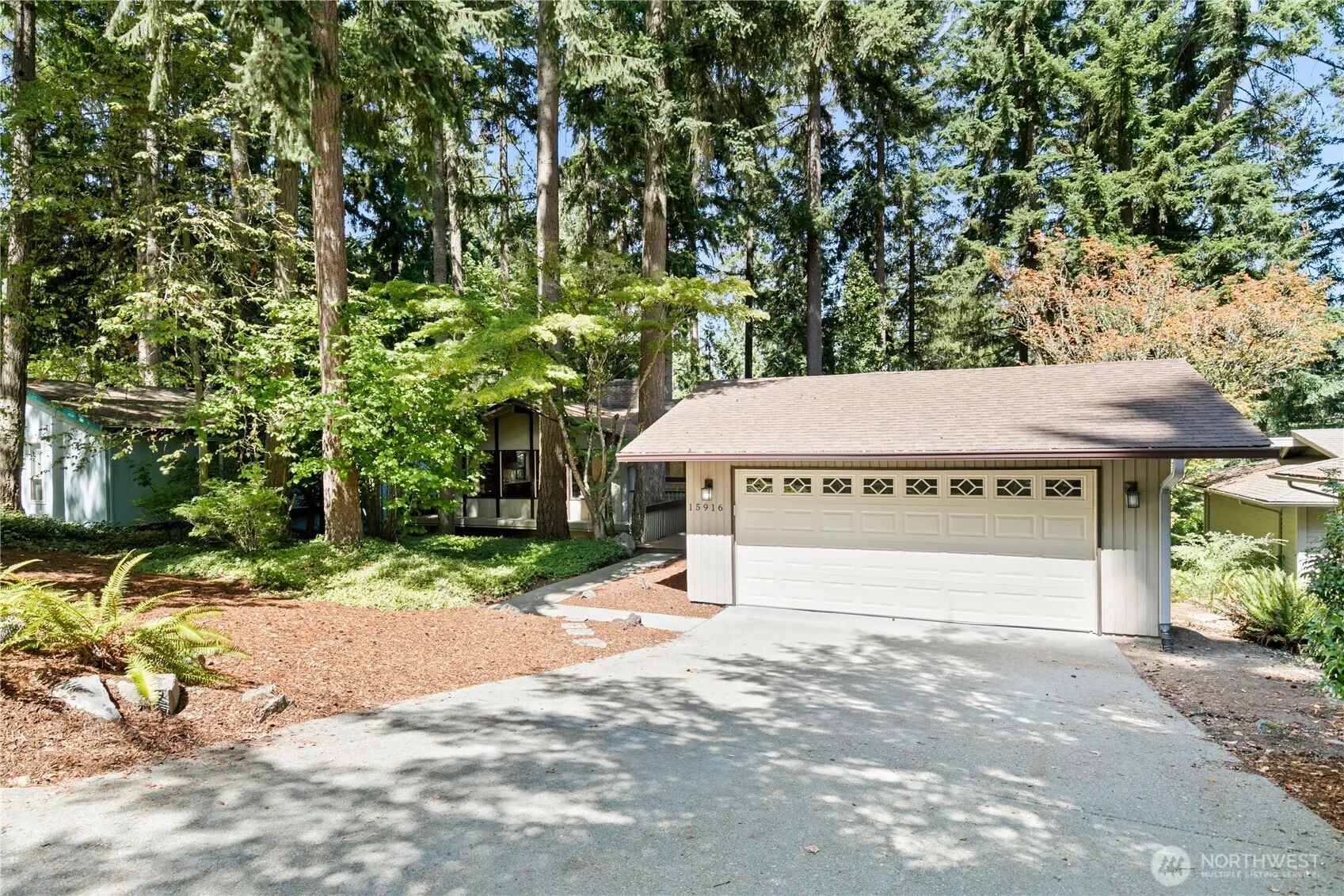 Property photo for 15916 Se 42nd Place, Bellevue