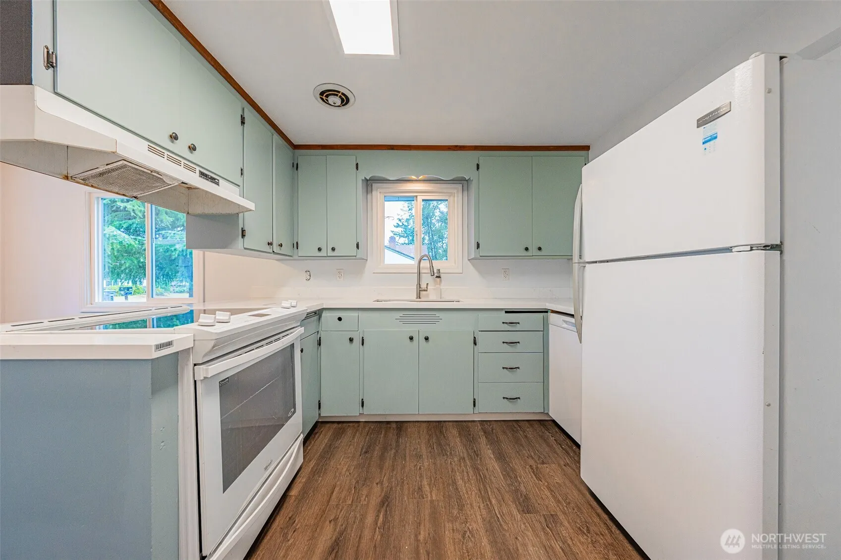 Property photo for 10612 25th Avenue E, Tacoma photo 3