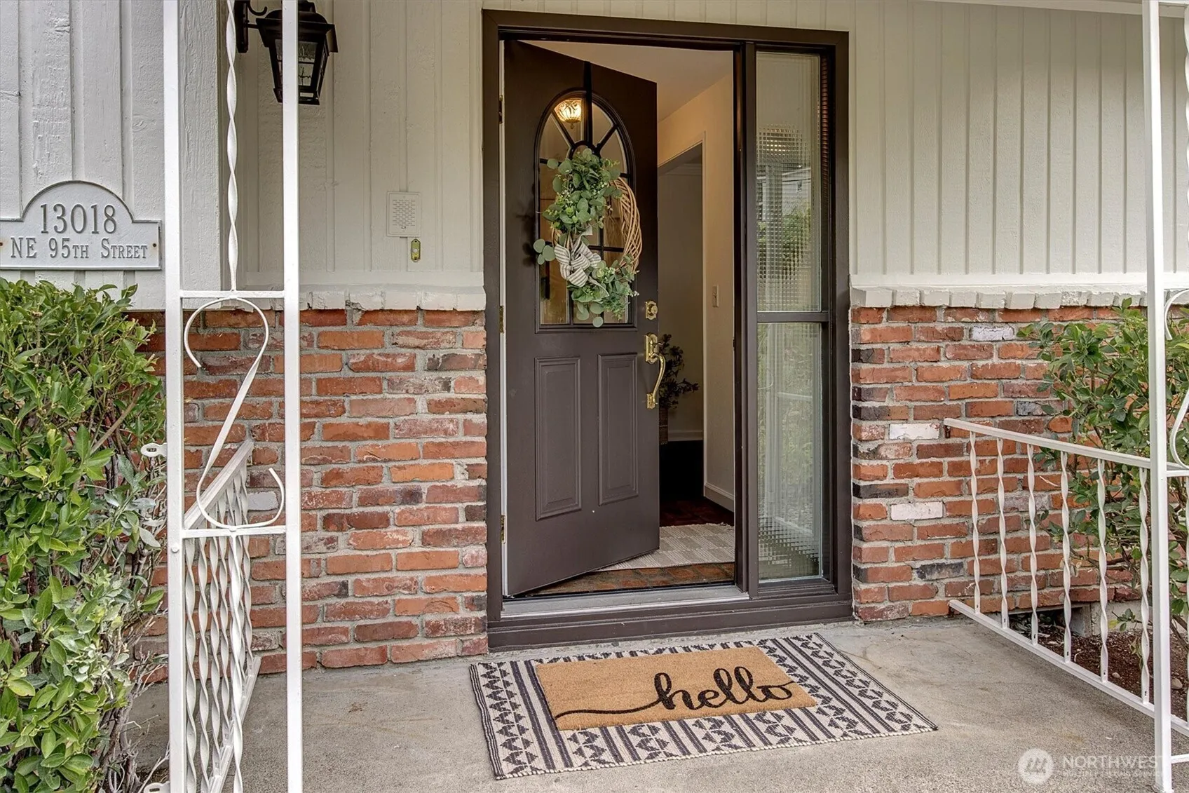Property photo for 13018 Ne 95th Street, Kirkland photo 2