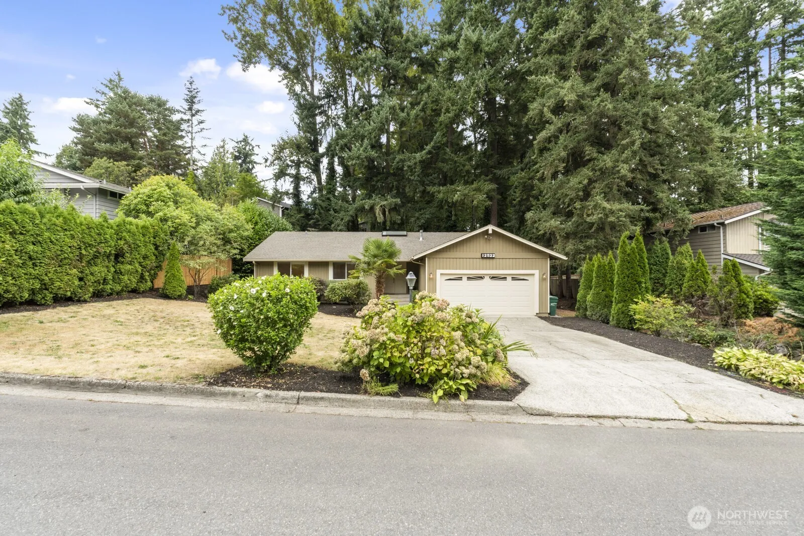 Property photo for 12522 Ne 138th Place, Kirkland photo 2