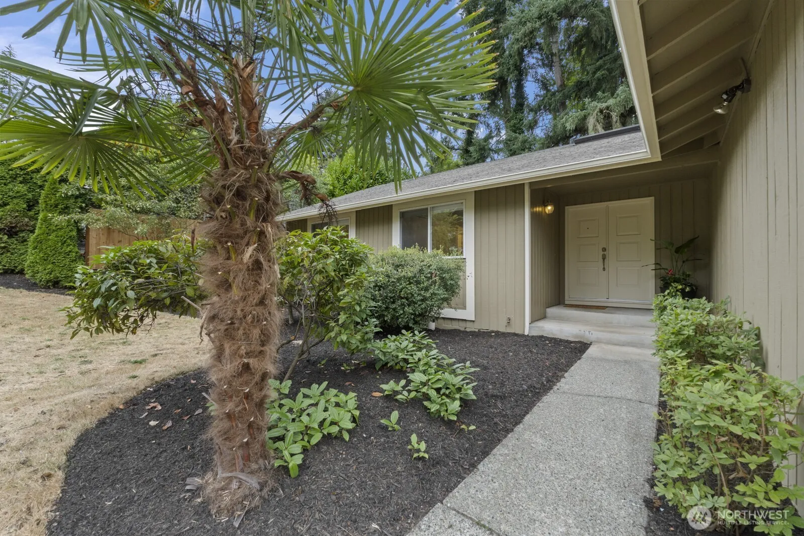 Property photo for 12522 Ne 138th Place, Kirkland photo 3