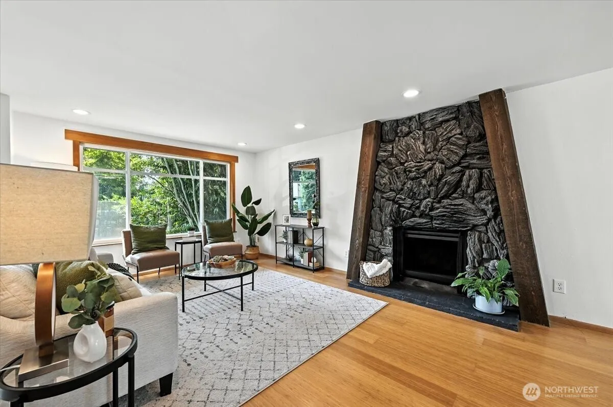 Property photo for 612 Nw 89th Street, Seattle photo 3