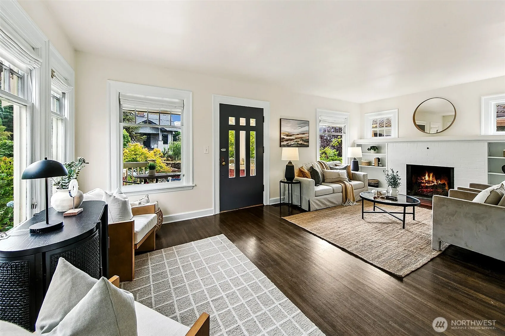 Property photo for 4233 Corliss Avenue N, Seattle photo 3