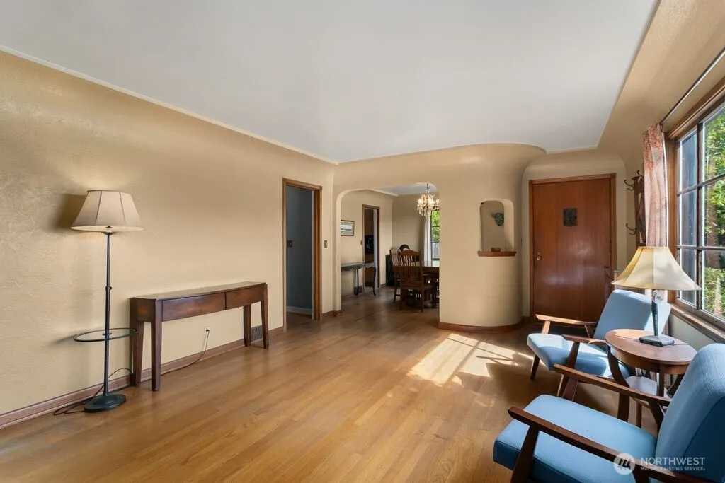 Property photo for 8445 30th Avenue Sw, Seattle photo 5