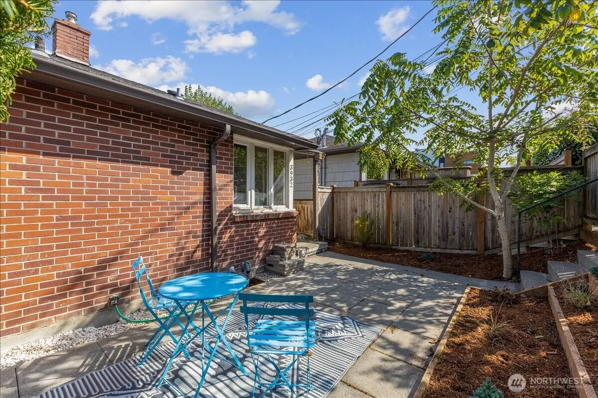 Property photo for 3932 14th Avenue S, Seattle photo 4