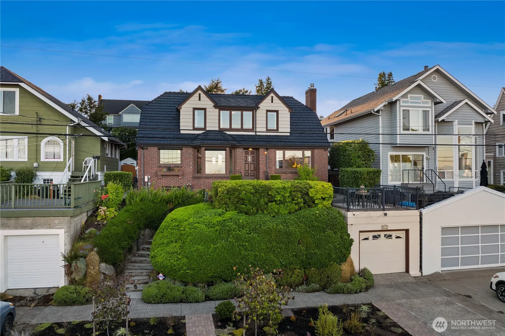 Property photo for 2747 36th Avenue Sw, Seattle