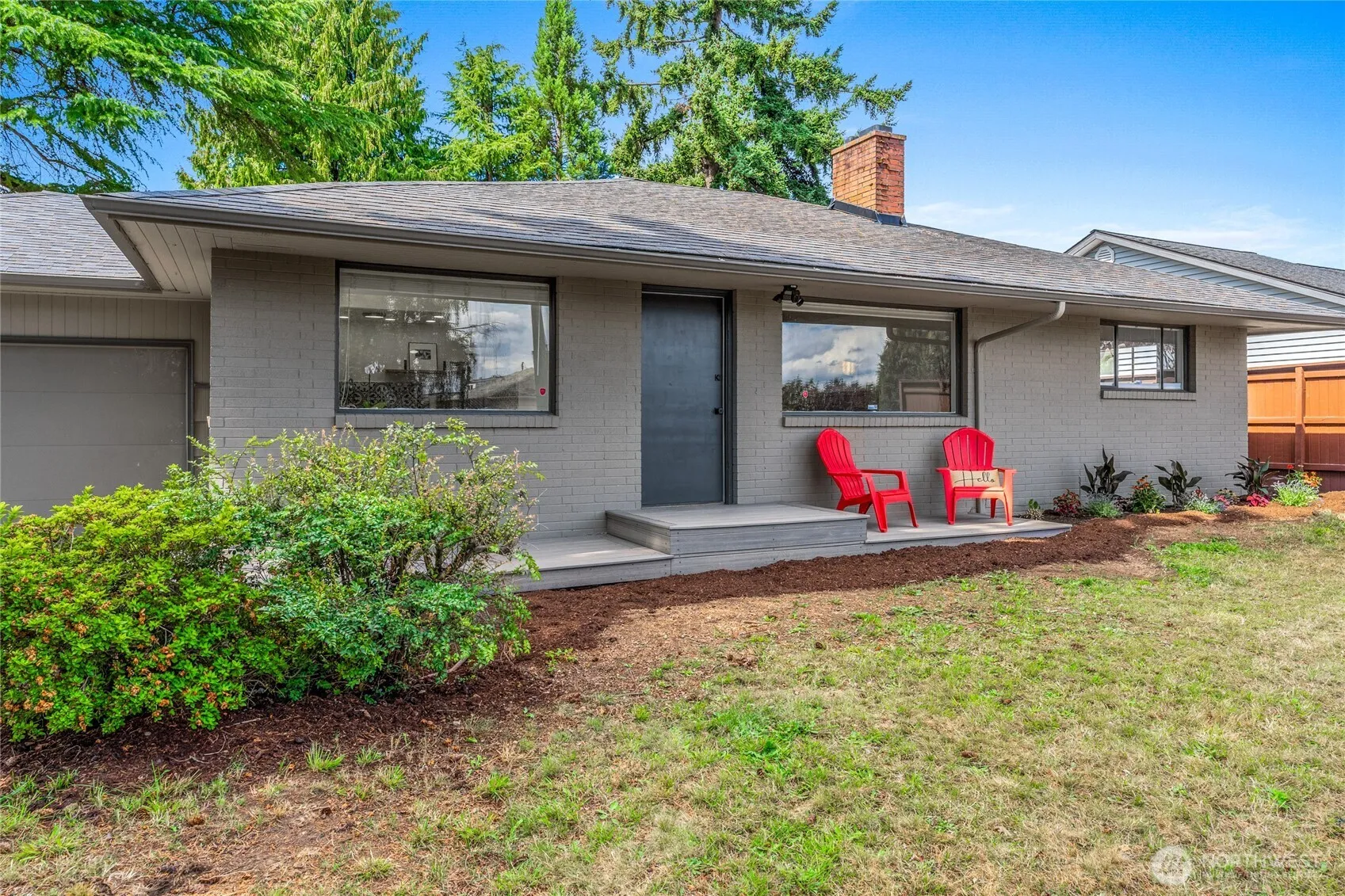Property photo for 13709 32nd Avenue S, Seattle photo 2