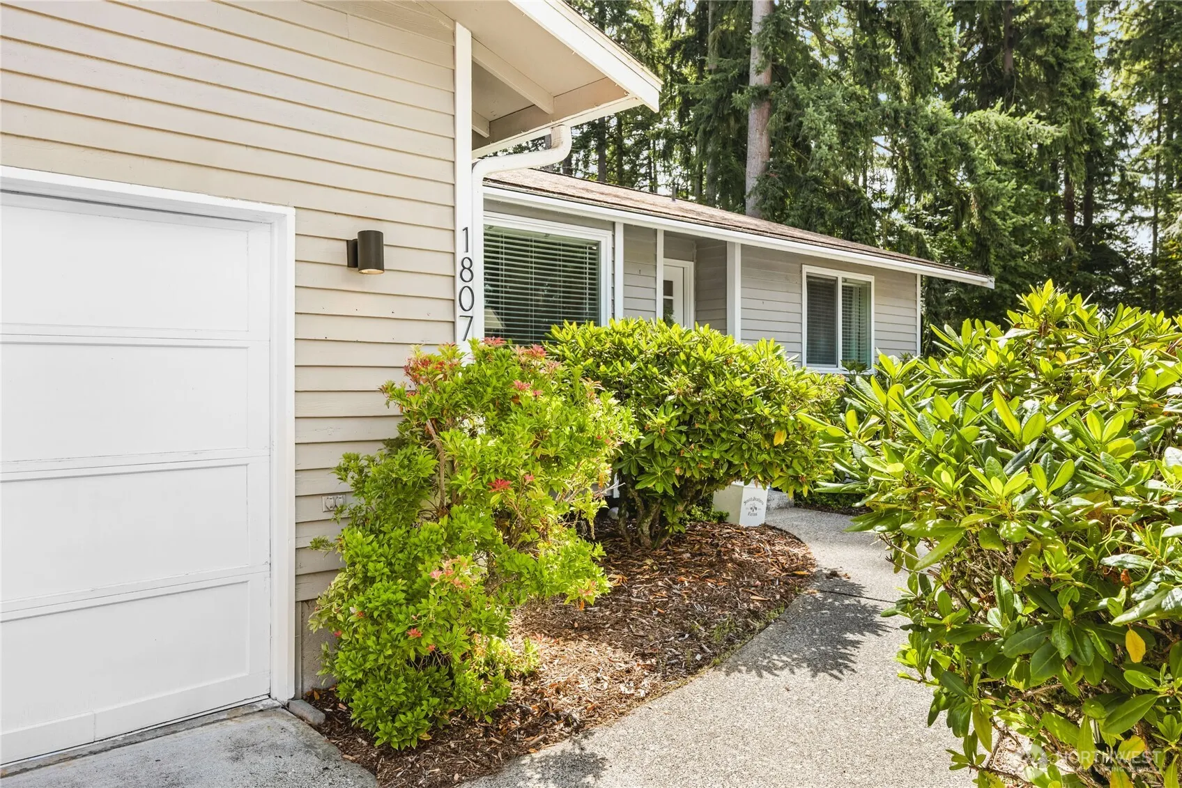 Property photo for 1807 Sw 352nd Place, Federal Way photo 3