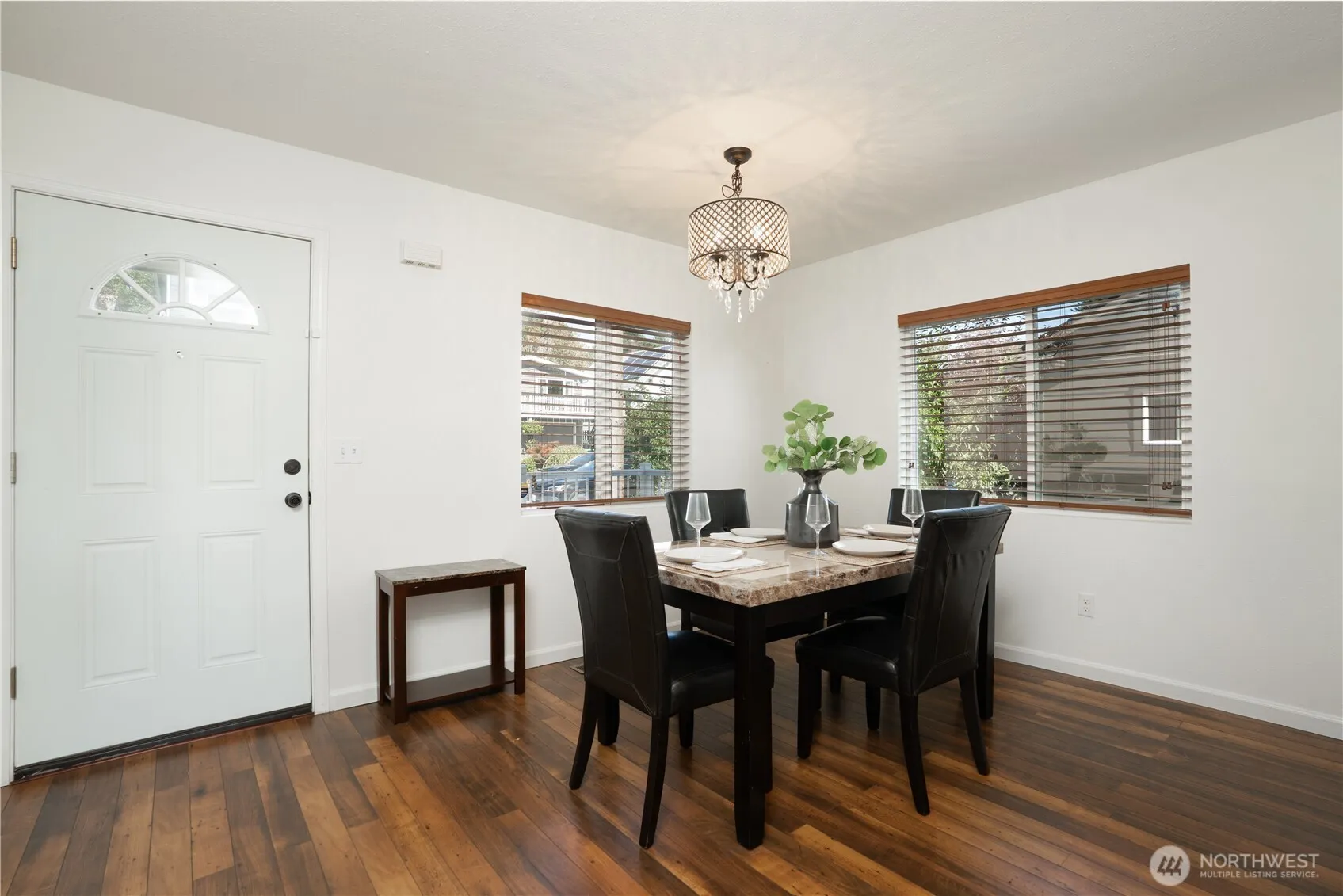 Property photo for 4040 32rd Avenue Sw, Seattle photo 3
