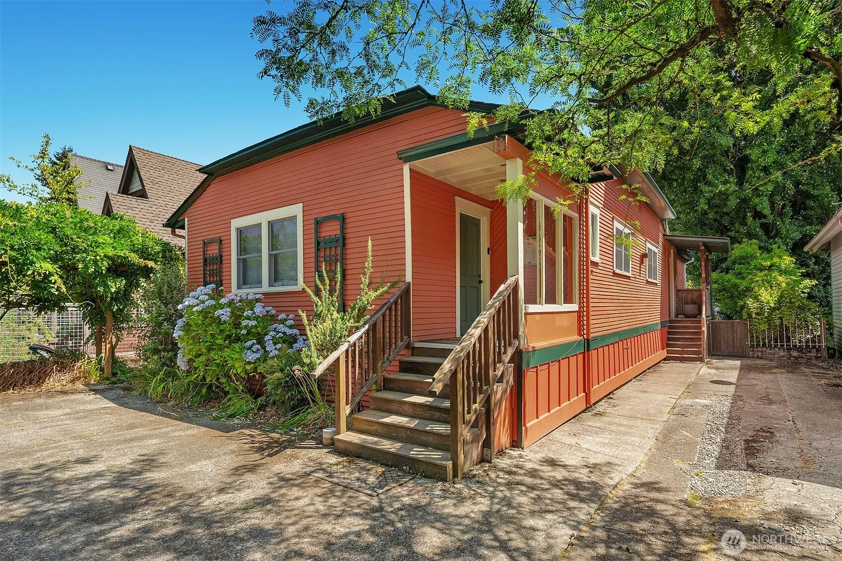 Property photo for 516 23rd Avenue E, Seattle