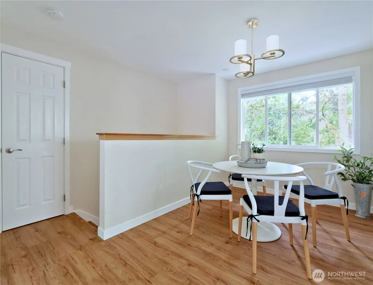 Property photo for 12935 Se 23 Street, Bellevue photo 5