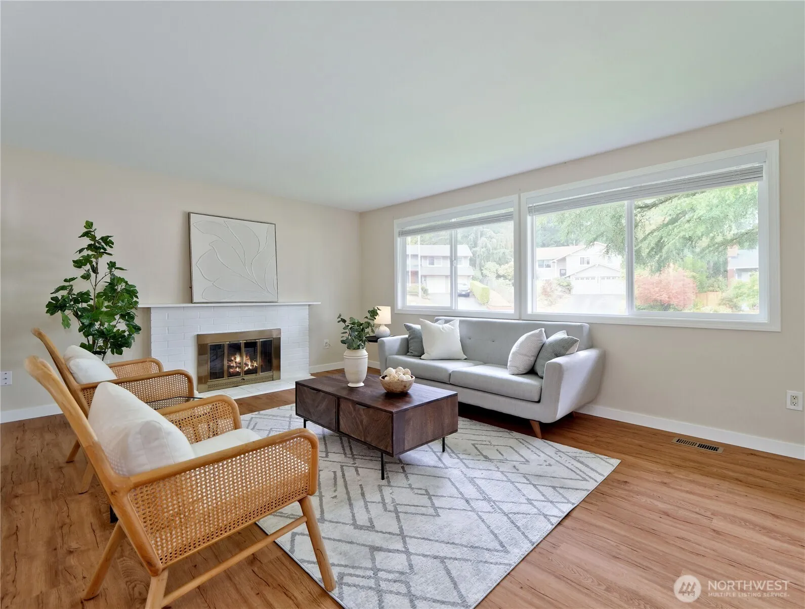 Property photo for 12935 Se 23 Street, Bellevue photo 2