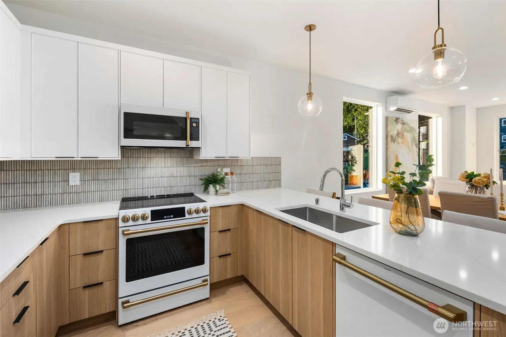 Property photo for 4123 A Chilberg Avenue Sw, Seattle photo 3