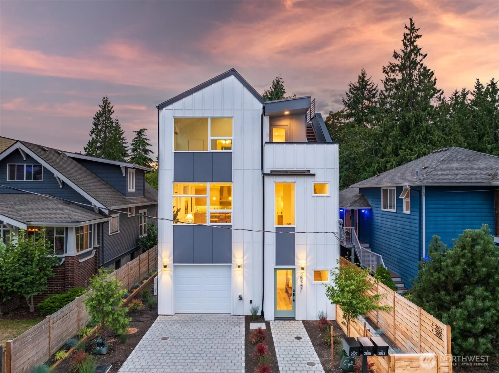 Property photo for 2927 39th Avenue Sw, Seattle