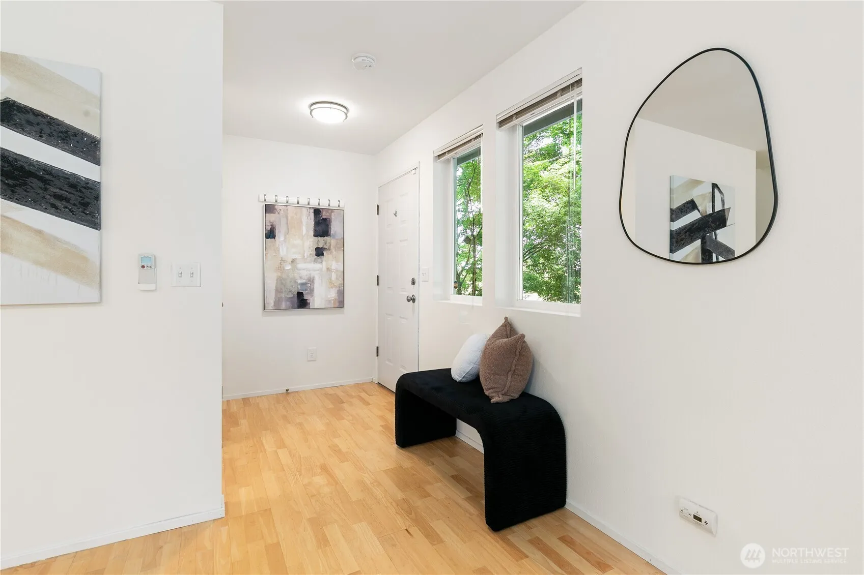 Property photo for 303 Nw 56th Street, Seattle photo 4