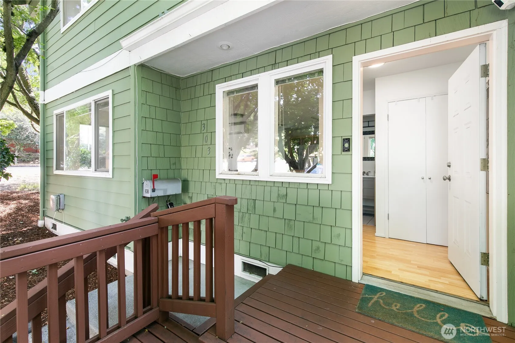 Property photo for 303 Nw 56th Street, Seattle photo 3
