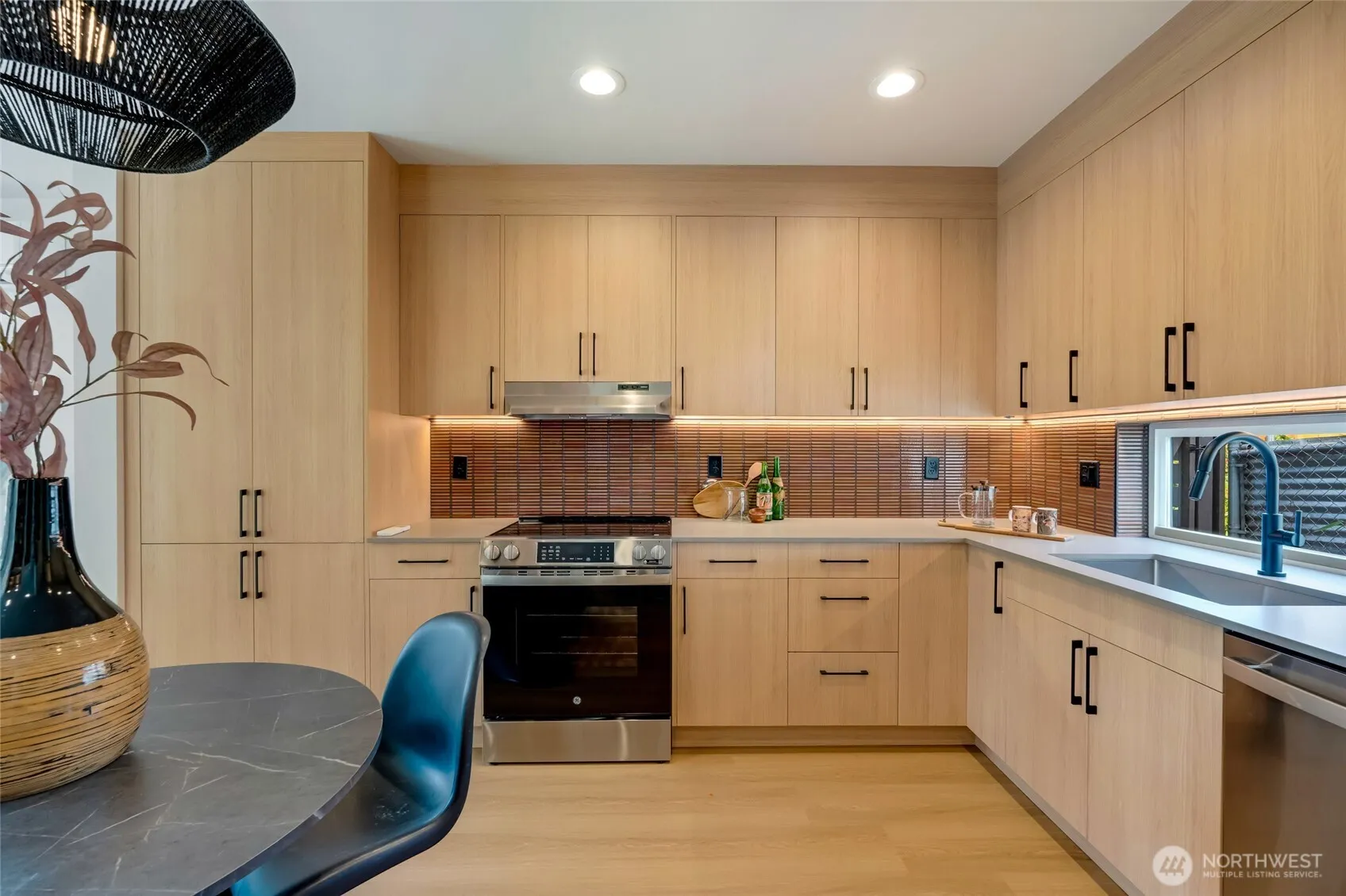 Property photo for 5427 25th Avenue Sw, Seattle photo 4